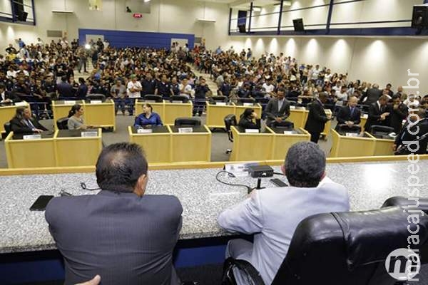 Vereadores vetam proposta sobre reajuste e sindicato já fala em greve geral Vereadores vetam proposta sobre reajuste e sindicato já fala em greve geral