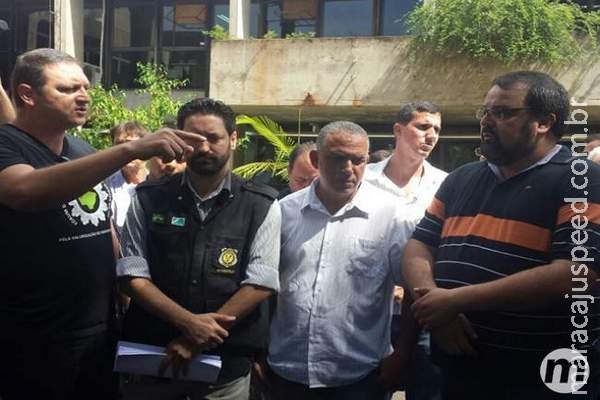 Servidores estaduais rejeitam proposta do governo de abono de R$ 200 Servidores estaduais rejeitam proposta do governo de abono de R$ 200
