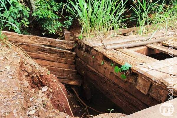 Ponte intransitável próxima à Cachoeira da Macumba é motivo de reclamação de moradores Ponte intransitável próxima à Cachoeira da Macumba é motivo de reclamação de moradores