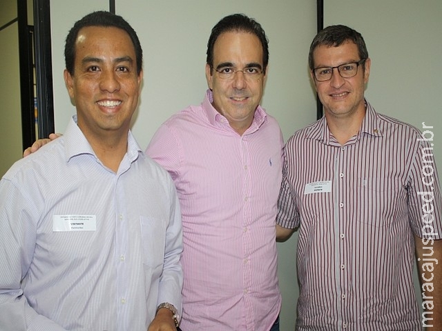 Diretores de hospital de Maracaju agradecem emendas de Felipe Orro Diretores de hospital de Maracaju agradecem emendas de Felipe Orro