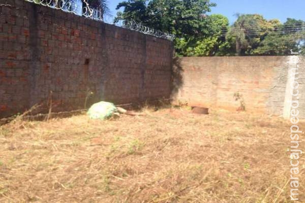 Desaparecida há dois dias, idosa é encontrada morta em terreno baldio Desaparecida há dois dias, idosa é encontrada morta em terreno baldio