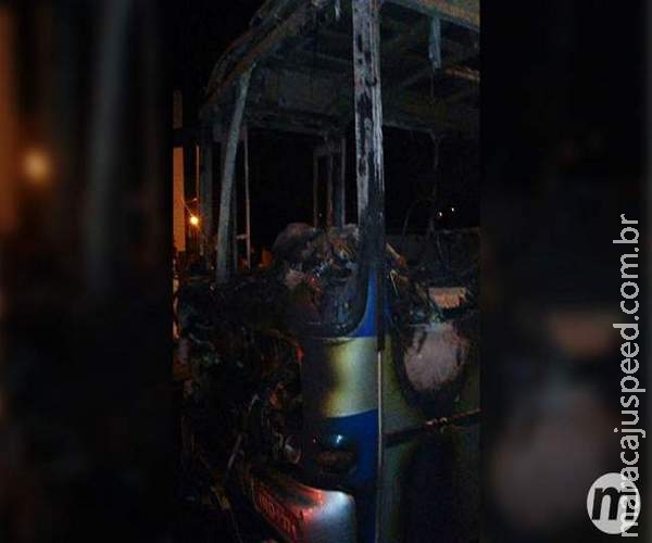 VÍDEO: ônibus são incendiados na Capital e seis pessoas são presas pelo Choque