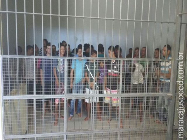 Policiais Civis ficam até 09 horas fazendo escolta de presos Policiais Civis ficam até 09 horas fazendo escolta de presos
