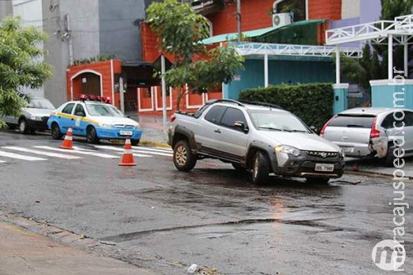 Motorista perde o controle de direção e causa acidente no centro da Capital