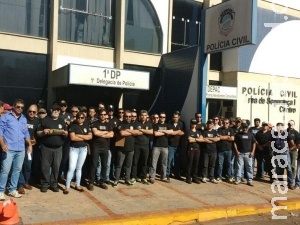 Policiais civis fazem dia de alerta com 70% do efetivo paralisado, diz sindicato Policiais civis fazem dia de alerta com 70% do efetivo paralisado, diz sindicato