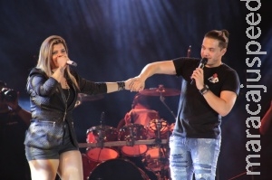 Com canções para sair da fossa, Safadão atrai 30 mil pessoas em show animado Com canções para sair da fossa, Safadão atrai 30 mil pessoas em show animado