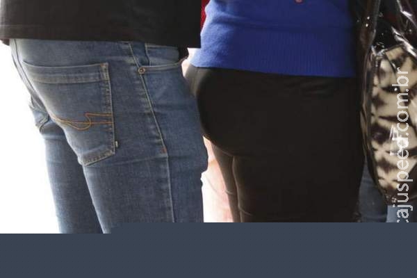 VÍDEO: Com assédio constante, mulheres sentem-se inseguras até para pegar ônibus