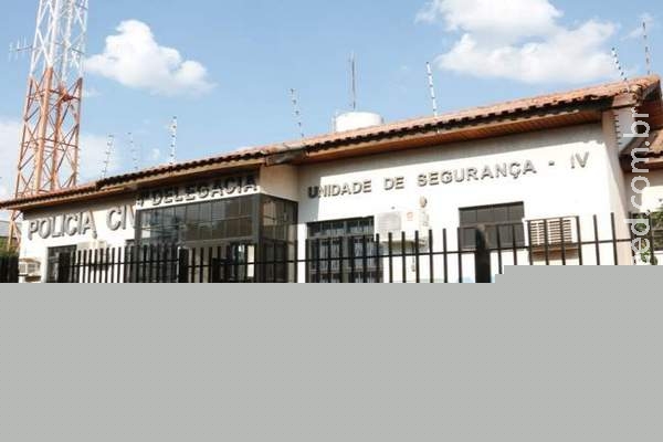 Vítima demora 4 meses para conseguir fazer BO contra espião do muro Vítima demora 4 meses para conseguir fazer BO contra espião do muro