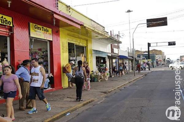 Enquanto terremoto atinge política, empresários abandonam sonhos Enquanto terremoto atinge política, empresários abandonam sonhos