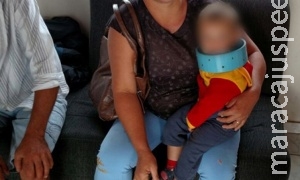 Criança fica com forma presa no pescoço e família pede ajuda aos Bombeiros Criança fica com forma presa no pescoço e família pede ajuda aos Bombeiros