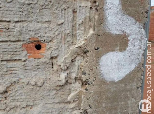 Jovem vai a motel, tenta roubar moto, foge de policiais e acaba baleado