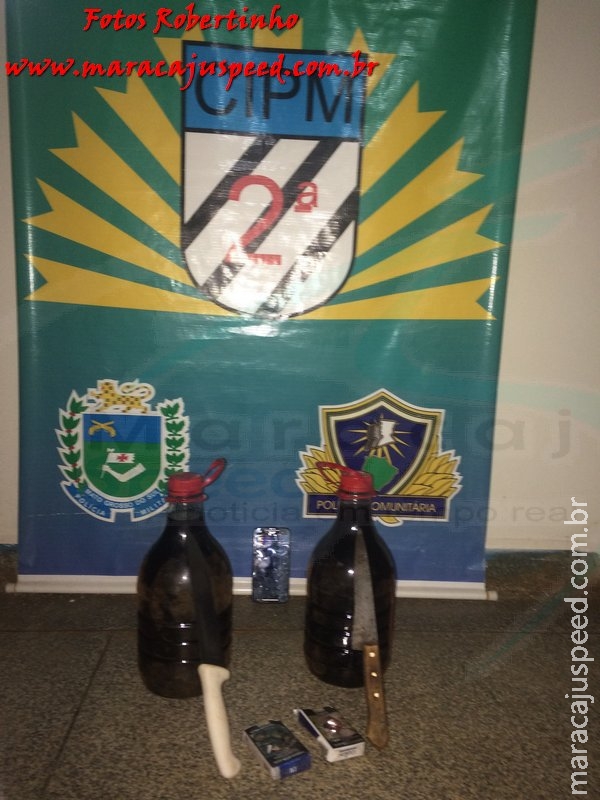 Maracaju: Polícia Militar conduz três adolescentes após praticarem roubo colocando faca no pescoço da vítima em conveniência da Vila Juquita Maracaju: Polícia Militar conduz três adolescentes após praticarem roubo colocando faca no pescoço da vítima em conveniência da Vila Juquita