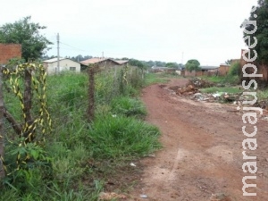 Homem é assassinado com pelo menos oito facadas na Capital