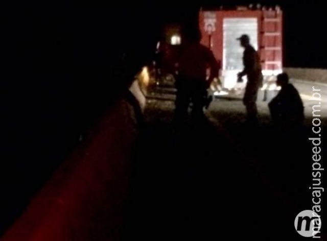 Homem tenta se jogar de ponte na MS-276, mas bombeiros conseguem salvá-lo Homem tenta se jogar de ponte na MS-276, mas bombeiros conseguem salvá-lo