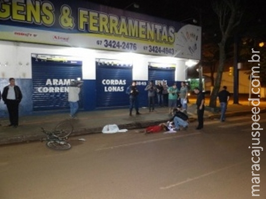 Ciclista morre ao quebrar pescoço e crânio em acidente com taxista