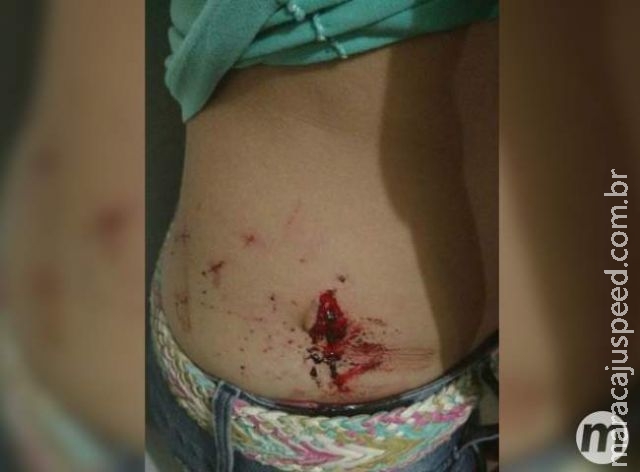 Marido tenta sufocar esposa depois de descobrir troca de mensagens com ex