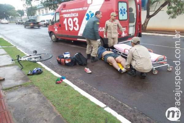 Ciclista diz que se arrebentou após cair em trecho da buracolândia Ciclista diz que se arrebentou após cair em trecho da buracolândia