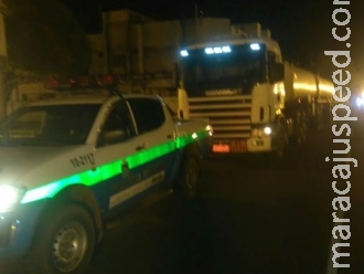 PMA apreende bitrem com 47 mil litros de etanol e autua empresa em R$ 23,4 mil PMA apreende bitrem com 47 mil litros de etanol e autua empresa em R$ 23,4 mil