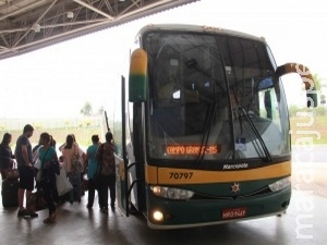 Com reajuste na passagem de ônibus, viajar de avião sai até 35% mais barato Com reajuste na passagem de ônibus, viajar de avião sai até 35% mais barato
