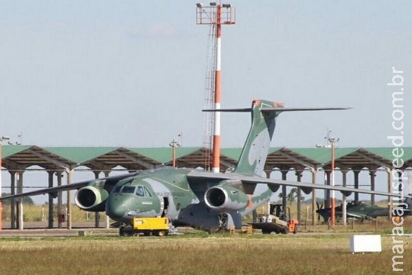 Maior aeronave já construída pela Embraer faz testes na Capital