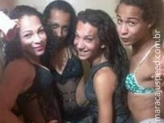 Farra no Whats: no presídio, travestis se exibem e pedem droga pelo celular