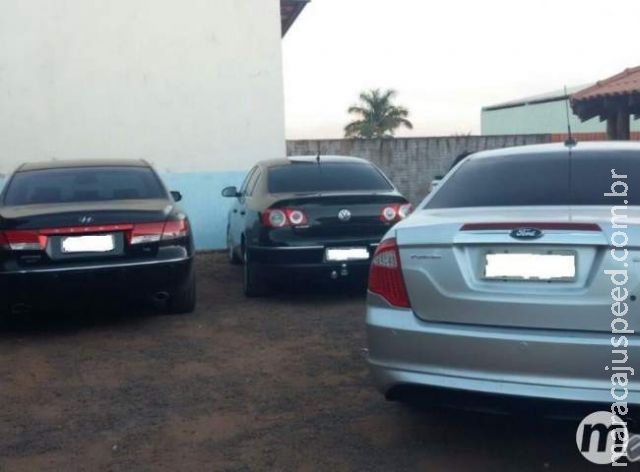 Com CNH falsa e veículos adulterados, trio é preso por associação criminosa