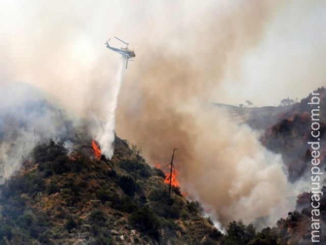 Incêndio na Califórnia deixa 2 mortos
