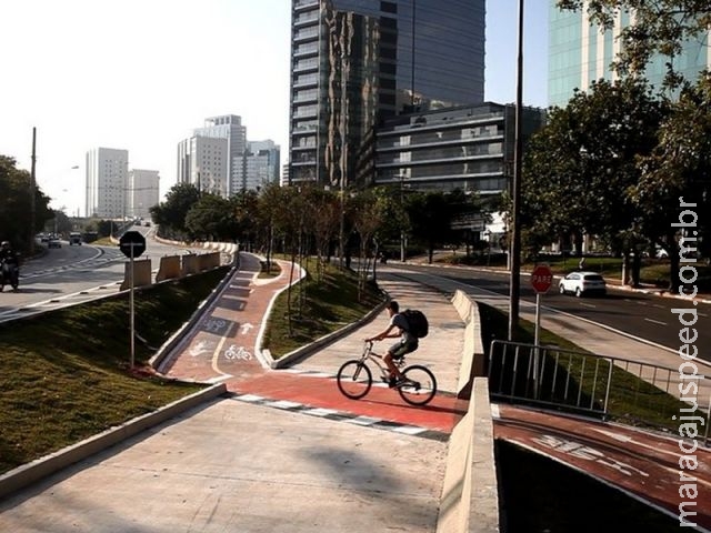 Corredor da Berrini terá cruzamento de ônibus com ciclistas em ciclovia Corredor da Berrini terá cruzamento de ônibus com ciclistas em ciclovia
