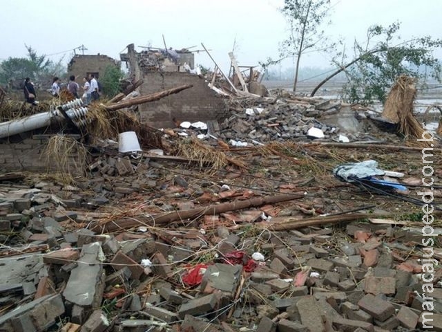 Tornado causa destruição e deixa pelo menos 51 mortos na China Tornado causa destruição e deixa pelo menos 51 mortos na China