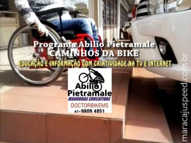 Veículo tranca cadeirante dentro da própria empresa e é multado Veículo tranca cadeirante dentro da própria empresa e é multado