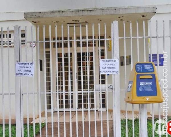 Ladrões armados invadem agência dos Correios e levam R$ 10 mil