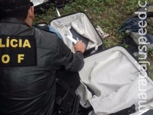 Peruano é preso na fronteira com cocaína em blusa e no fundo de mala