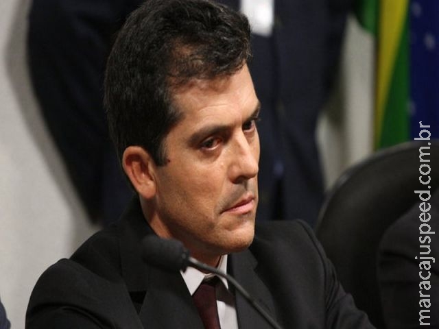 Justiça manda Cachoeira e Cavendish para prisão domiciliar Justiça manda Cachoeira e Cavendish para prisão domiciliar