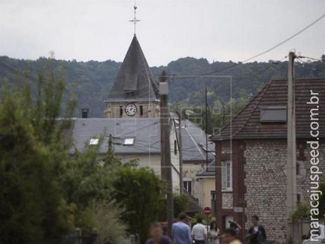 Freira que fugiu de ataque em igreja diz que decapitação de padre foi filmada Freira que fugiu de ataque em igreja diz que decapitação de padre foi filmada