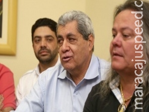 Lideranças do PMDB admitem que André deve recusar candidatura Lideranças do PMDB admitem que André deve recusar candidatura