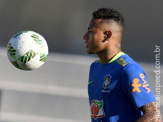 Fã de Neymar é preso por invadir hotel da seleção olímpica Fã de Neymar é preso por invadir hotel da seleção olímpica