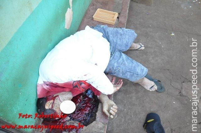 Maracaju: Homem é assassinado com três golpes de arma branca (faca), próximo ao estádio “Loucão” Maracaju: Homem é assassinado com três golpes de arma branca (faca), próximo ao estádio “Loucão”