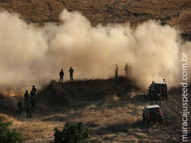 Israel ataca alvos militares sírios em resposta a disparos em Golã