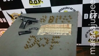 Cuiabano ameaçado por facção compra arma e vai preso