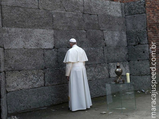 Papa Francisco visita campo de extermínio de Auschwitz Papa Francisco visita campo de extermínio de Auschwitz
