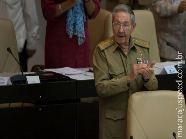 Raúl Castro pede a cubanos que economizem e nega especulações de crise