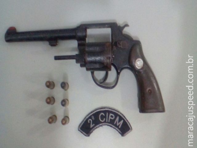 PM de Maracaju prende homem por posse ilegal de arma de fogo e ameaça PM de Maracaju prende homem por posse ilegal de arma de fogo e ameaça