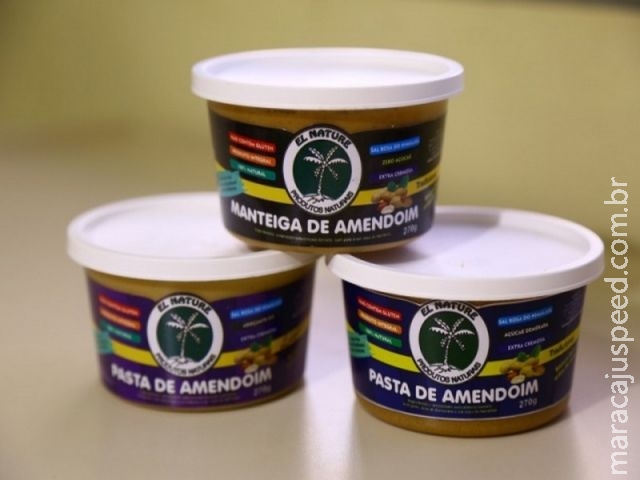 Manteiga e pasta de amendoim tem açúcar demerara e sal rosa do Himalaia Manteiga e pasta de amendoim tem açúcar demerara e sal rosa do Himalaia