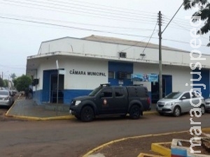 Juiz afasta 3 vereadores por desvio de verba e Gaeco faz buscas na Câmara Juiz afasta 3 vereadores por desvio de verba e Gaeco faz buscas na Câmara