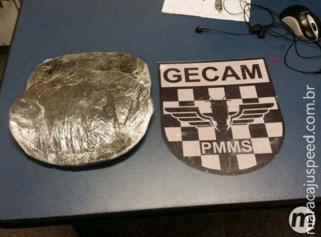 Passageira de ônibus é presa com droga enrolada nos quadris ao chegar na Capital