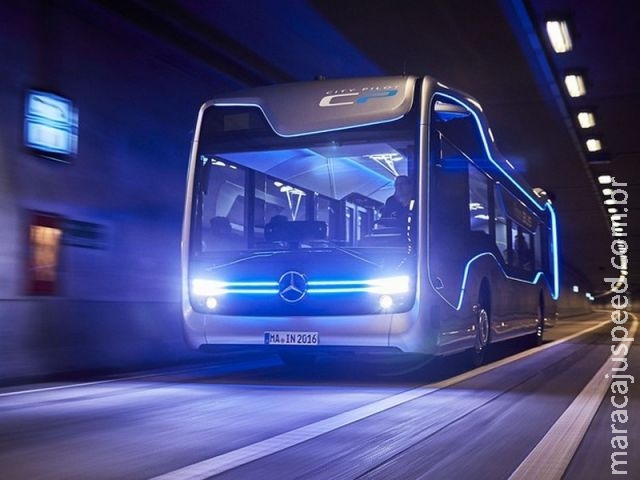 Mercedes-Benz apresenta ônibus autônomo na Holanda Mercedes-Benz apresenta ônibus autônomo na Holanda