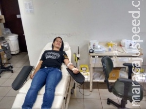Em greve há quase um mês, professores fazem mutirão para doar sangue Em greve há quase um mês, professores fazem mutirão para doar sangue