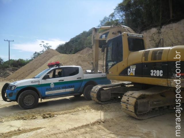 PMA autua proprietário rural em R$ 15 mil por destruir um morro protegido por lei para extração irregular de cascalho