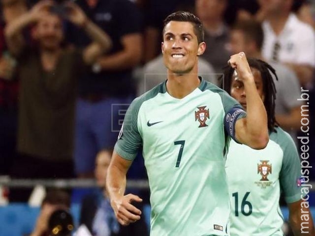 Cristiano Ronaldo marca, iguala recorde de Platini e leva Portugal à final