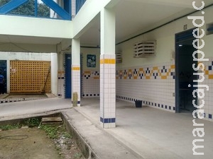 Suspeitos de invadir e roubar escola durante aula em Maceió são detidos Suspeitos de invadir e roubar escola durante aula em Maceió são detidos